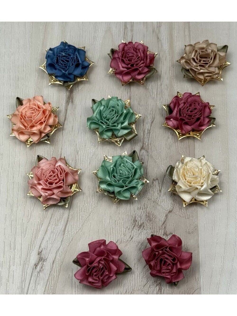VTG 11pc Set Satin Ribbon/Goldtone Rose BUTTON COVERS (9) & Stud EARRINGS EUC